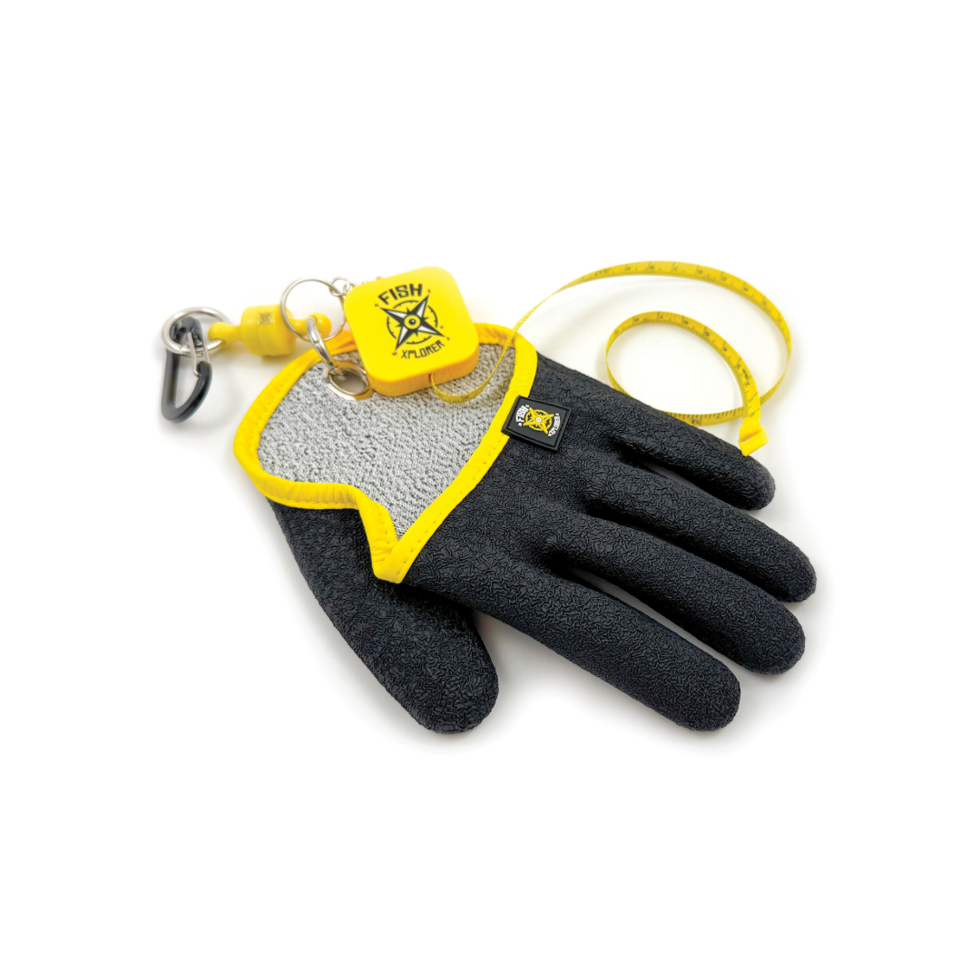 Fishing essentials: pliers, bags, gloves and tools for predator anglers