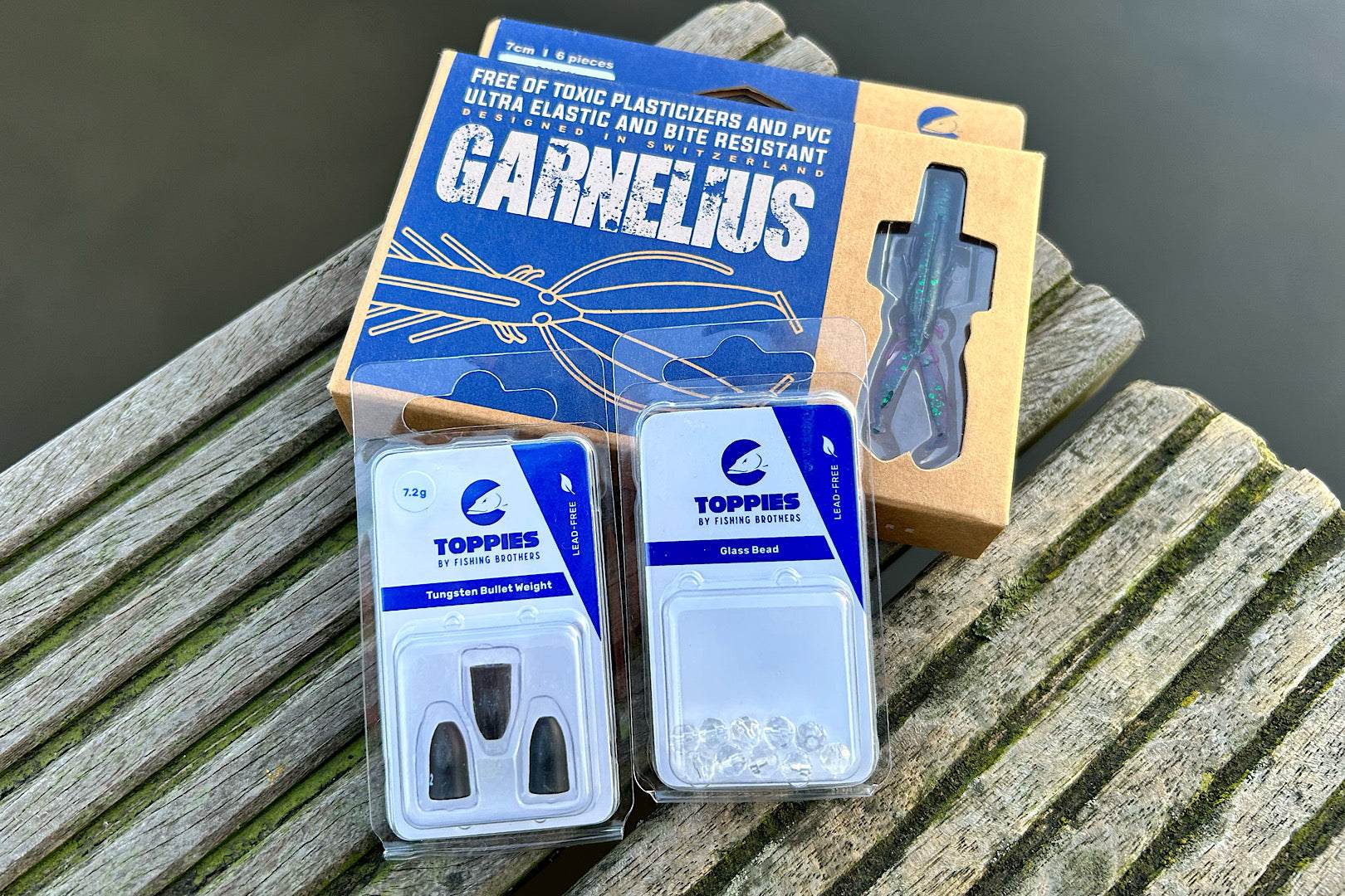 Toppies Garnelius softbait with side fins, large feelers, and weed protection for fishing.